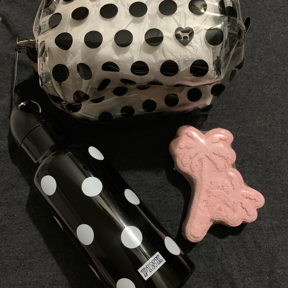 VS PINK WATER BOTTLE/Makeup bag bundle